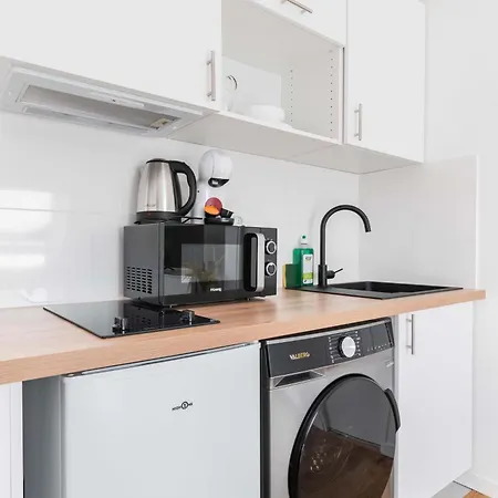 Studio Refait A Neuf Dernier Etage - 19 - 2p * Paris